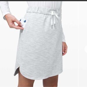[2] Lululemon Athletica Grey & White Stripe On The Fly Skirt Women’s Like New